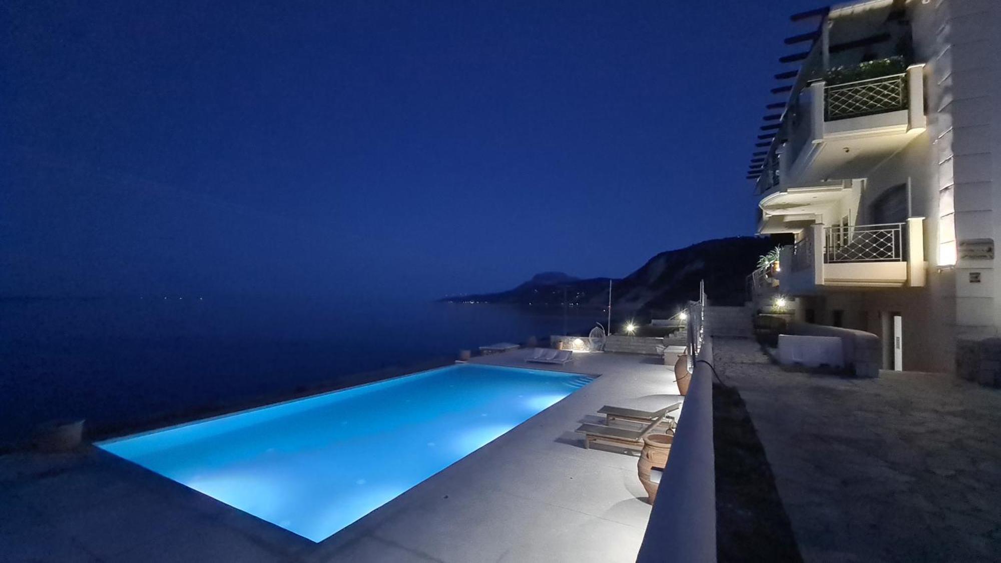 Villa Serafeim คีมี ภายนอก รูปภาพ